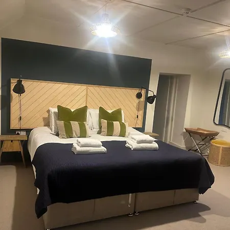 ゲストハウス Exelby Dragon 5*