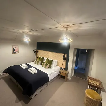 ゲストハウス Exelby Dragon 5*